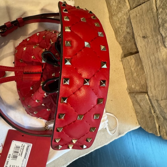 Valentino Garavni mini bucket bag with studs - RED - Picture 4 of 11